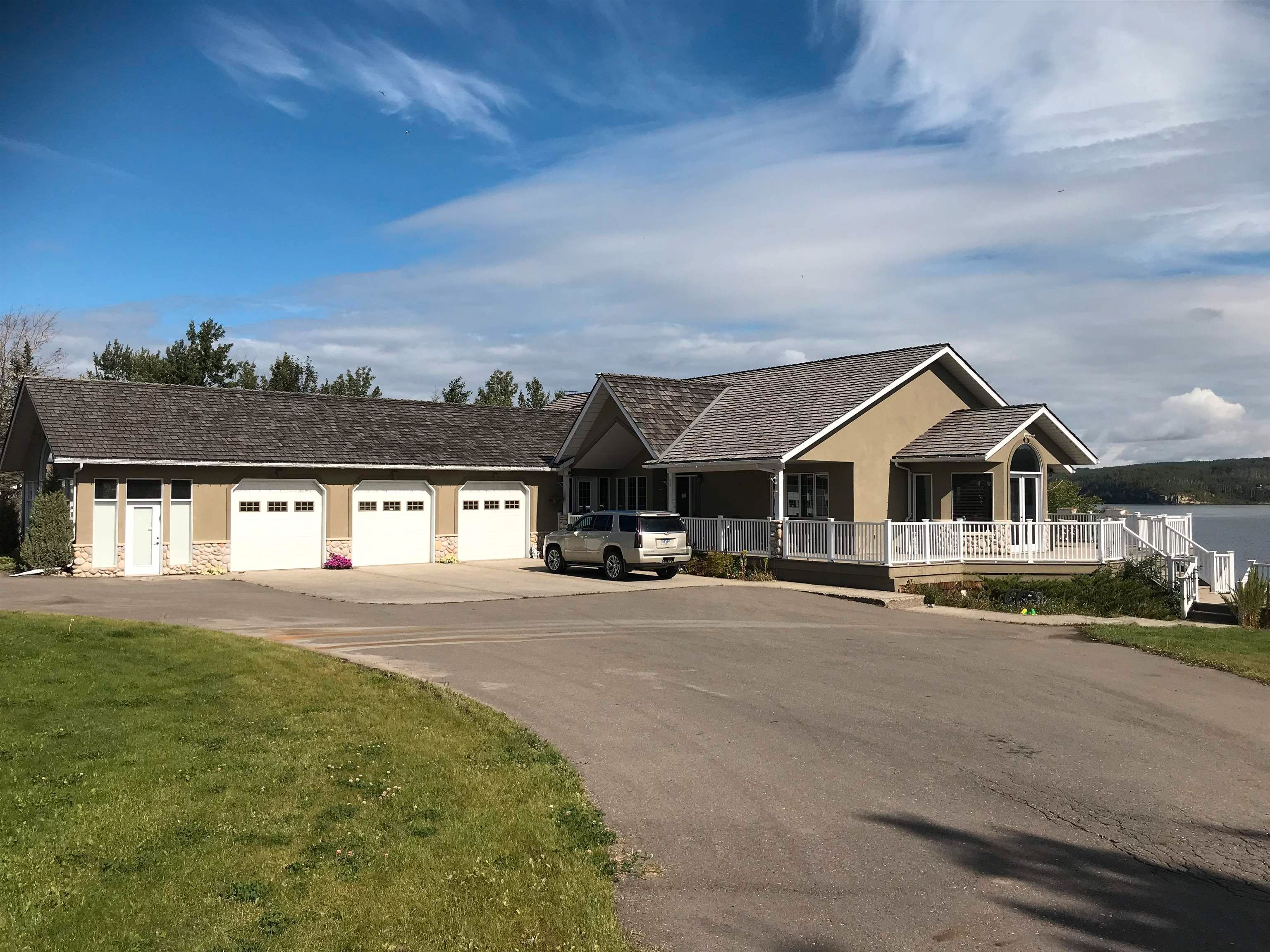 Photo 2: Photos: 13134 LAKESHORE Drive: Charlie Lake House for sale (Fort St. John (Zone 60))  : MLS®# R2613481