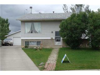 Photo 2: 60 ABBERCOVE Way SE in CALGARY: Abbeydale Residential Detached Single Family for sale (Calgary)  : MLS®# C3532149