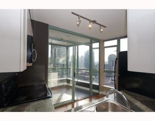 Photo 5: 702 1238 BURRARD Street in Vancouver: Downtown VW Condo for sale in "ALTADENA" (Vancouver West)  : MLS®# V799963