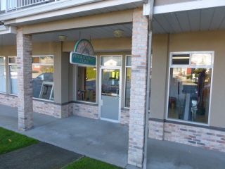 Photo 1: 102 5711 MERMAID STREET in Sechelt: Sechelt District Office for sale (Sunshine Coast)  : MLS®# C8023847