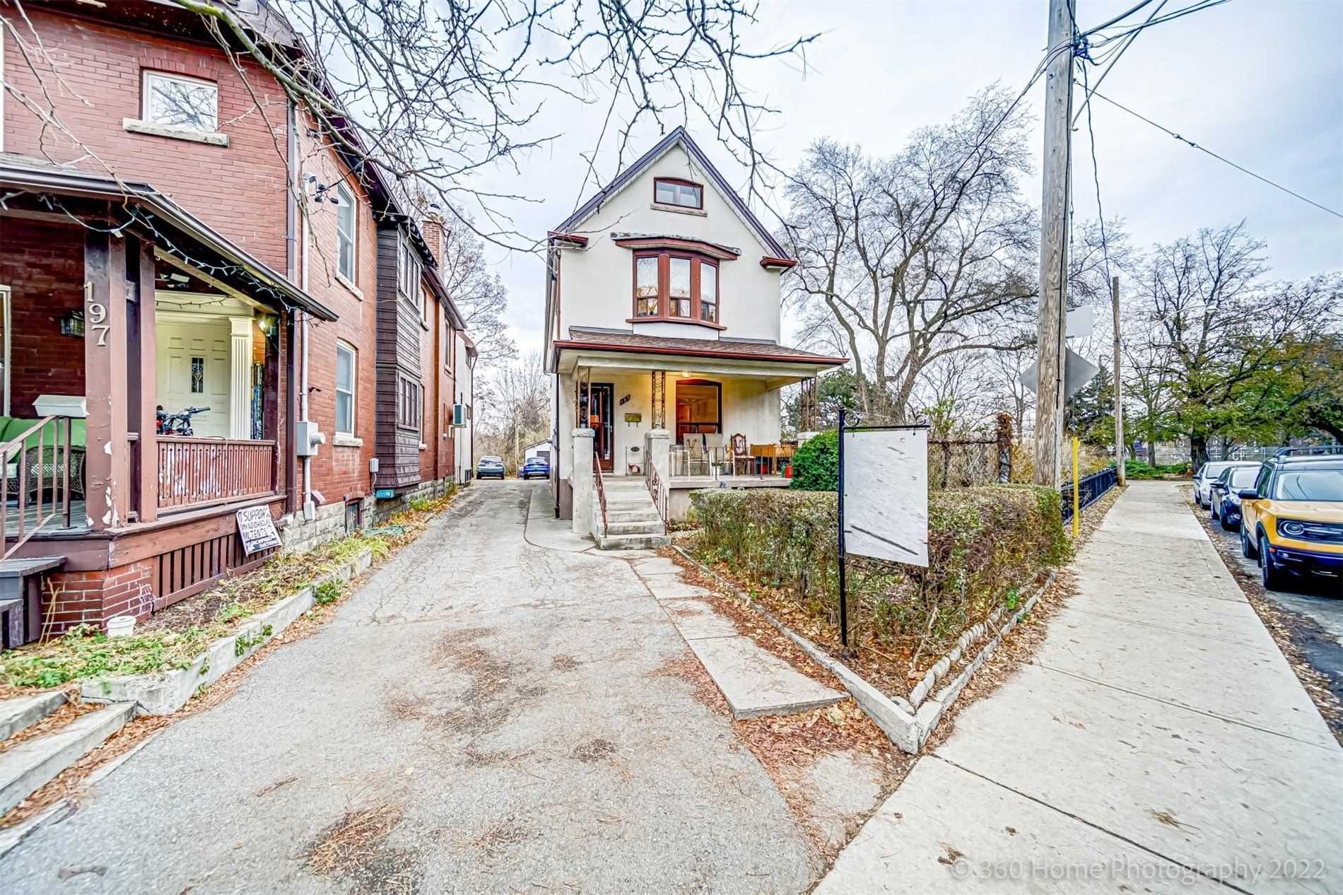 Main Photo: 195 Oakmount Road in Toronto: High Park North House (2-Storey) for sale (Toronto W02)  : MLS®# W5914149
