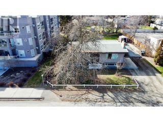 Photo 2: 2110 Vasile Road in Kelowna: House for sale : MLS®# 10306661