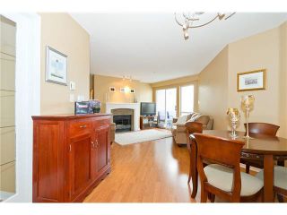 Photo 2: 410 8450 JELLICOE STREET in Vancouver East: South Marine Condo for sale ()  : MLS®# V929634