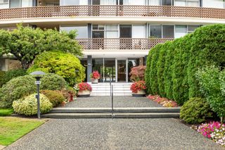 Photo 3: 101 2135 ARGYLE Avenue in West Vancouver: Dundarave Condo for sale : MLS®# R2832147