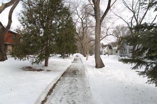 Photo 3: 23 Hemlock Place in Winnipeg: Norwood Flats Residential for sale (2B)  : MLS®# 202005194