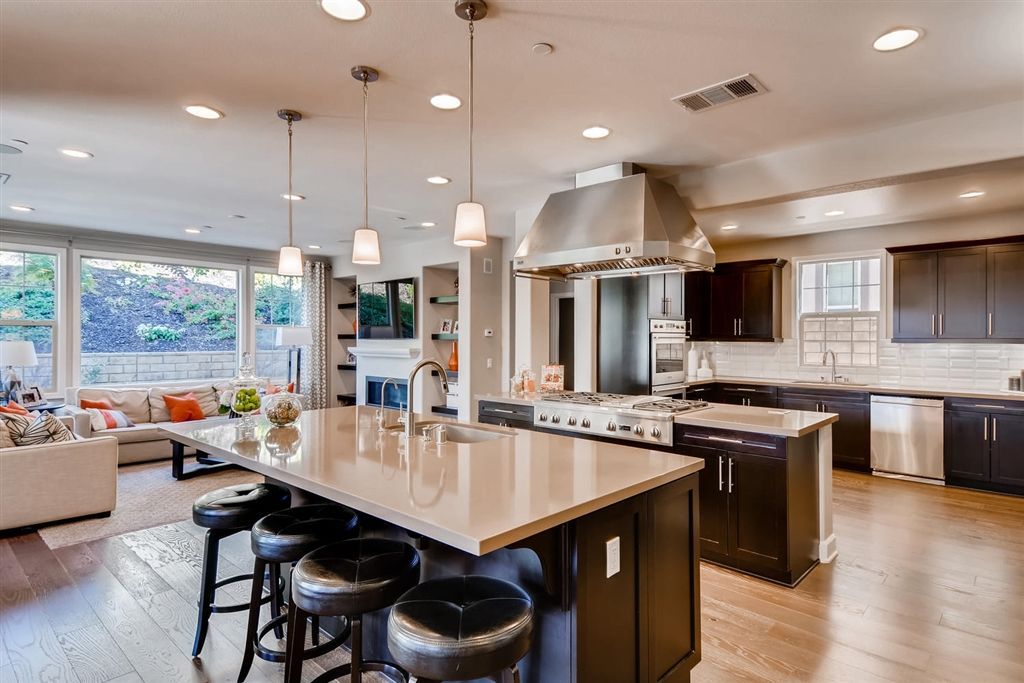 Main Photo: CARMEL VALLEY House for sale : 4 bedrooms : 6698 Monterra Trl in San Diego