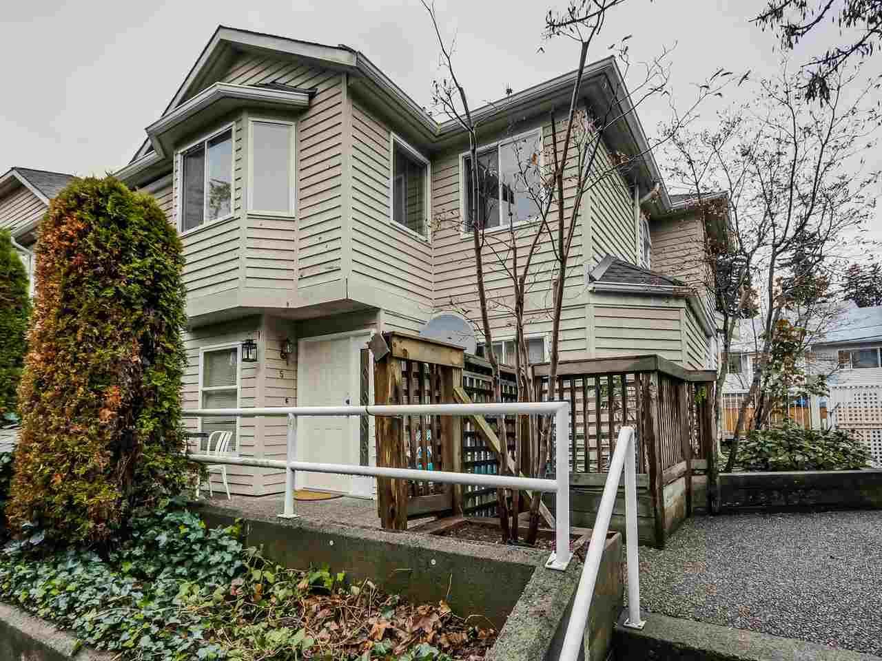 Main Photo: 5 839 W 17TH Street in North Vancouver: Hamilton Townhouse for sale in "PARKLANE" : MLS®# R2012896
