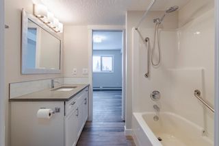 Photo 11: 218 7239 Sierra Morena Boulevard SW in Calgary: Signal Hill Apartment for sale : MLS®# A1102814