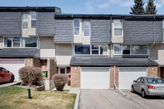 Photo 1: 431 Brae Glen Crescent SW in Calgary: Braeside Row/Townhouse for sale : MLS®# A1207890