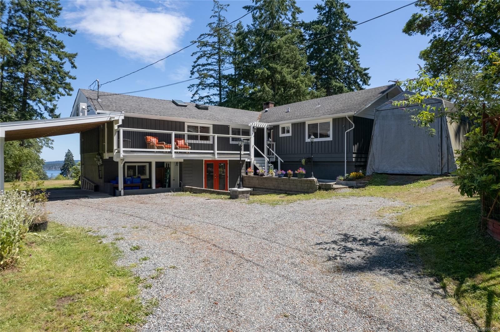 Main Photo: 1530 Fawcett Rd in Nanaimo: Na Cedar House for sale : MLS®# 910065