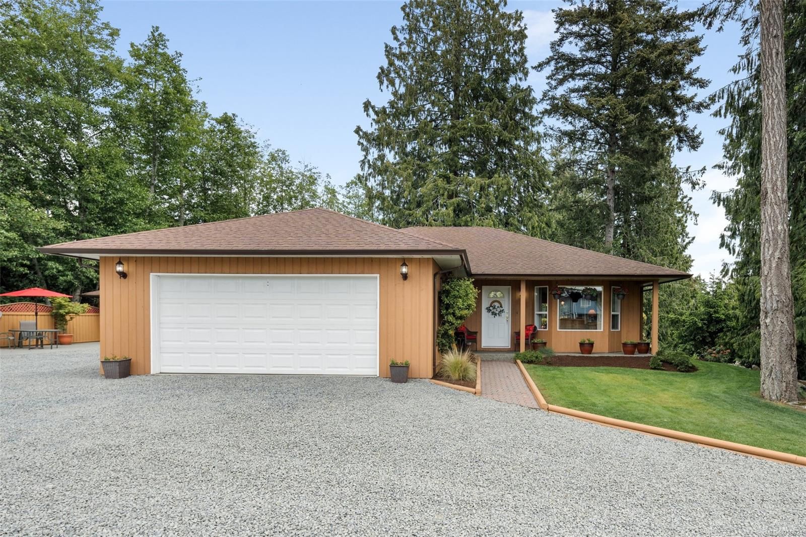 Photo 3: Photos: 6996 Allwood Terr in Sooke: Sk Broomhill House for sale : MLS®# 910624