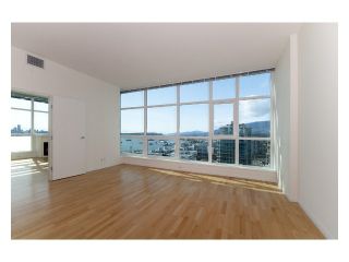 Photo 4: 2302 188 E Esplanade Street in North Vancouver: Lower Lonsdale Condo for sale : MLS®# V821505