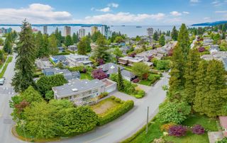 Photo 1: 2210 INGLEWOOD Avenue in West Vancouver: Dundarave House for sale : MLS®# R2691844