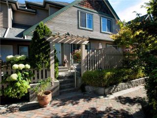 Photo 2: 16 222 E 5TH Street in North Vancouver: Lower Lonsdale Townhouse for sale in "Burham Court" : MLS®# V971412