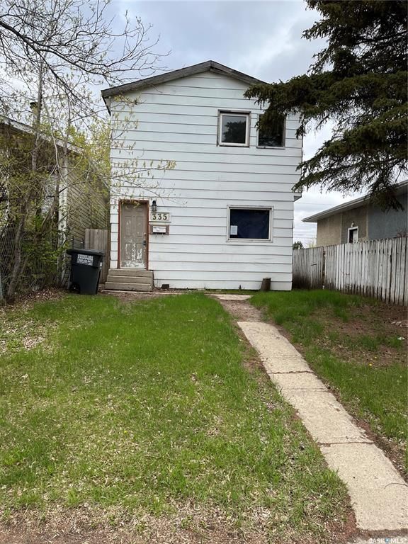 Main Photo: 335 U Avenue South in Saskatoon: Pleasant Hill Residential for sale : MLS®# SK907118
