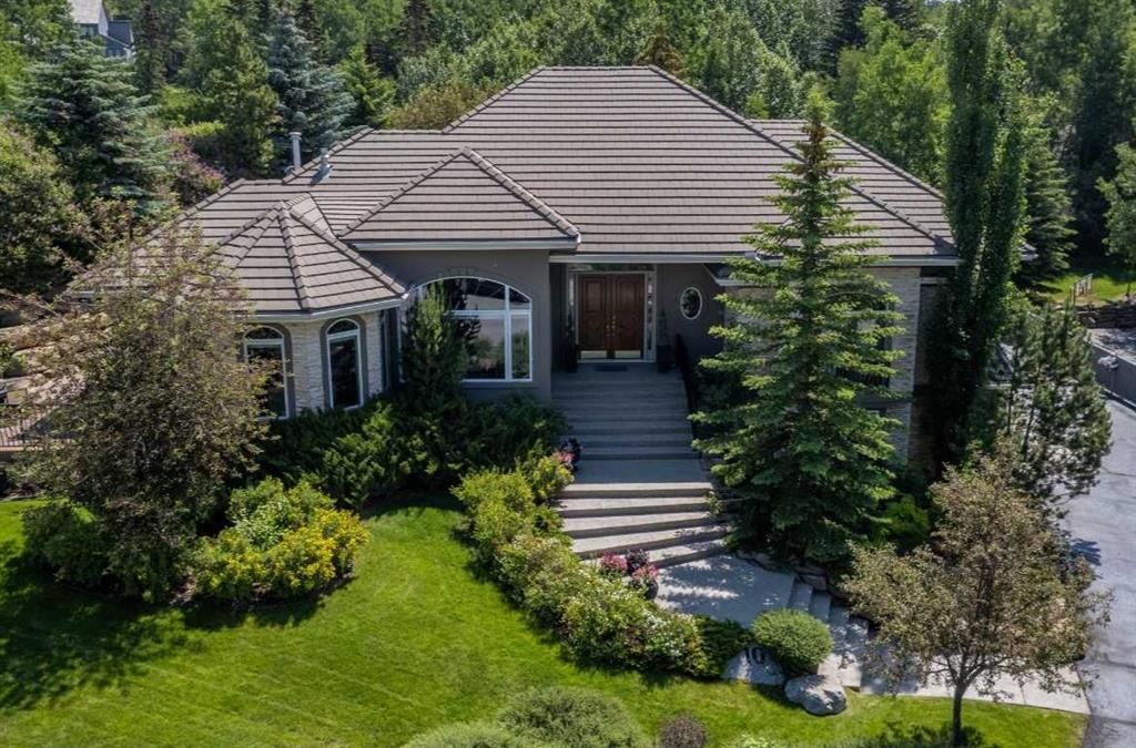 Welcome to 10 Slopeview Drive. Impeccable Design and Curb Appeal.