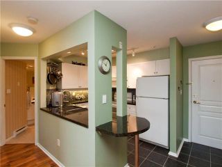 Photo 4: # 412 789 W 16TH AV in Vancouver: Fairview VW Condo for sale in "SIXTEEN WILLOWS" (Vancouver West)  : MLS®# V938093