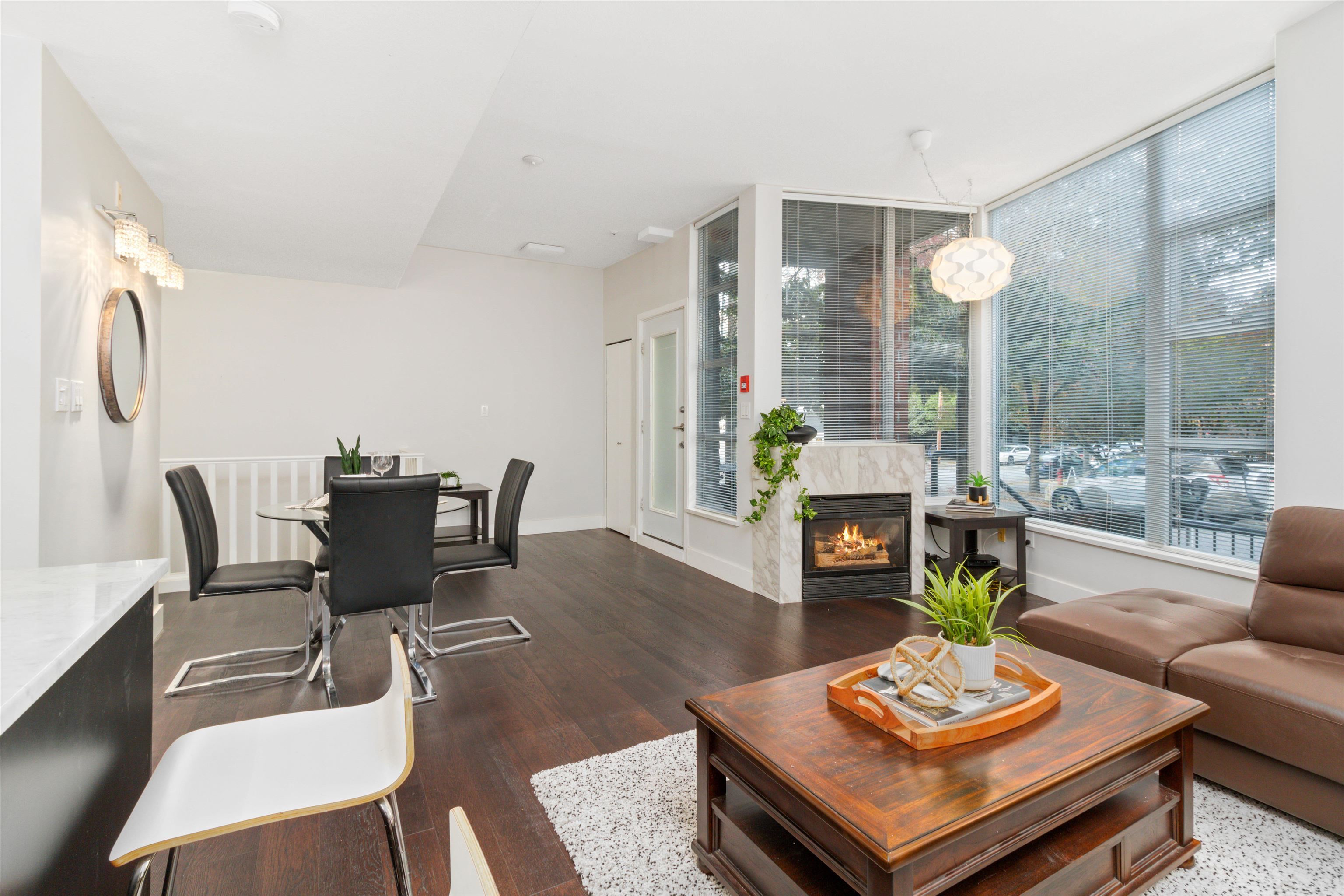 Main Photo: 2325 ASH Street in Vancouver: Fairview VW Townhouse for sale (Vancouver West)  : MLS®# R2733717