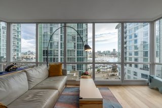 Photo 3: 701 193 AQUARIUS Mews in Vancouver: Yaletown Condo for sale (Vancouver West)  : MLS®# R2758259
