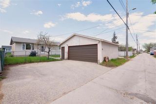 Photo 16: 43 Ellington Street in Winnipeg: Tyndall Park Residential for sale (4J)  : MLS®# 202211650
