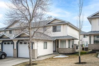 Photo 2: 26 Silvergrove Close NW in Calgary: Silver Springs Row/Townhouse for sale : MLS®# A2125435