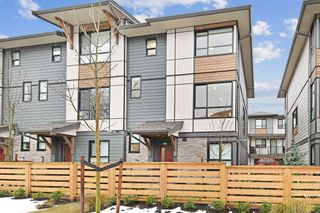 Photo 2: 27 19918 75A Avenue in Langley: Willoughby Heights Townhouse for sale in "WEDGEMONT" : MLS®# R2881434
