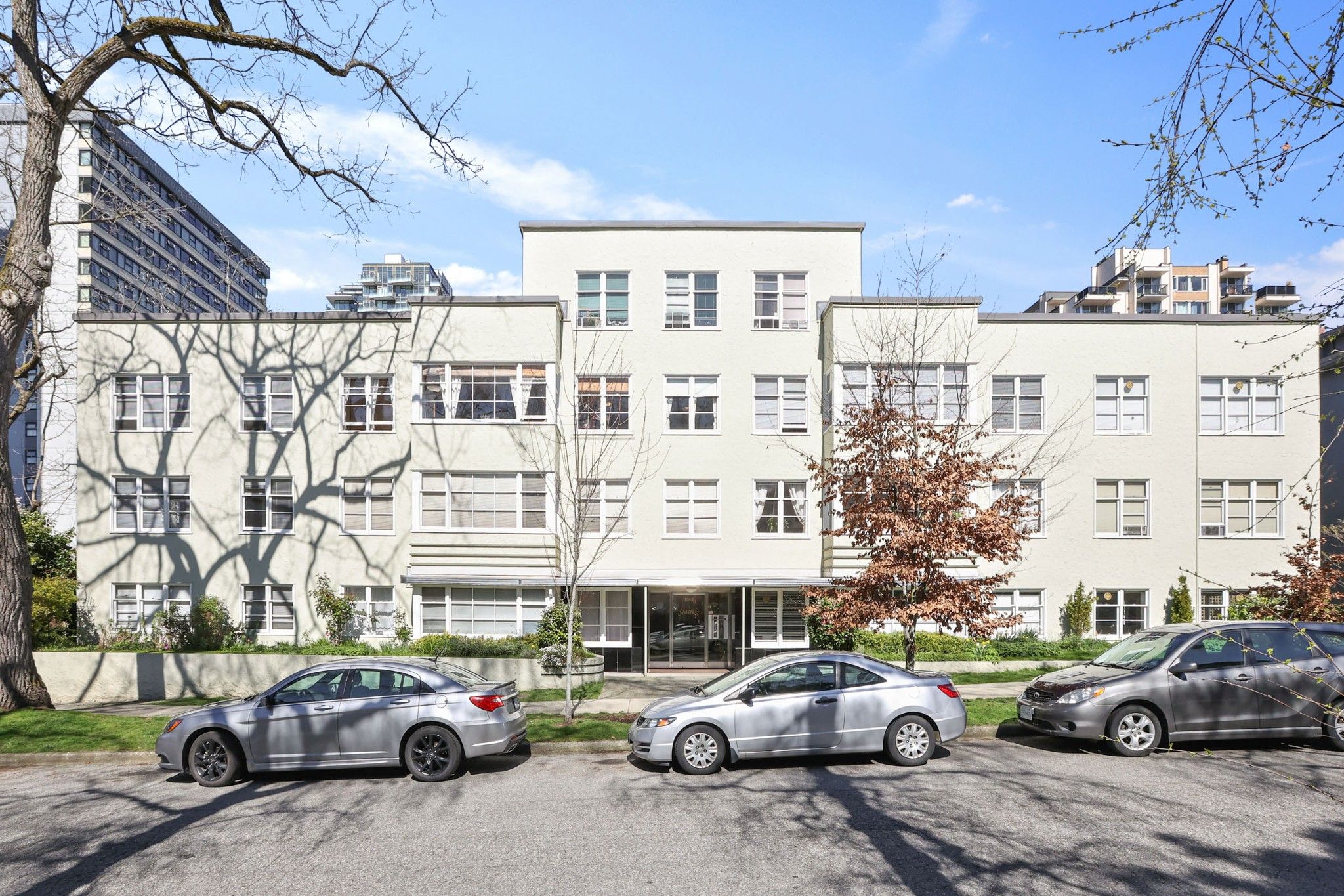 Main Photo: 301 1565 BURNABY Street in Vancouver: West End VW Condo for sale in "SEACREST APARTMENTS LIMITED" (Vancouver West)  : MLS®# R2769768