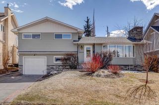 Photo 1: 2603 34 Avenue NW in Calgary: Charleswood Detached for sale : MLS®# A2125924