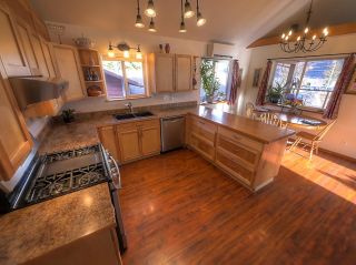 Photo 2: 504 CENTRE STREET in Kaslo: House for sale : MLS®# 2469125