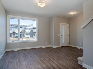 Photo 8: 33 SKYVIEW Parade NE in Calgary: Skyview Ranch Row/Townhouse for sale : MLS®# C4296504