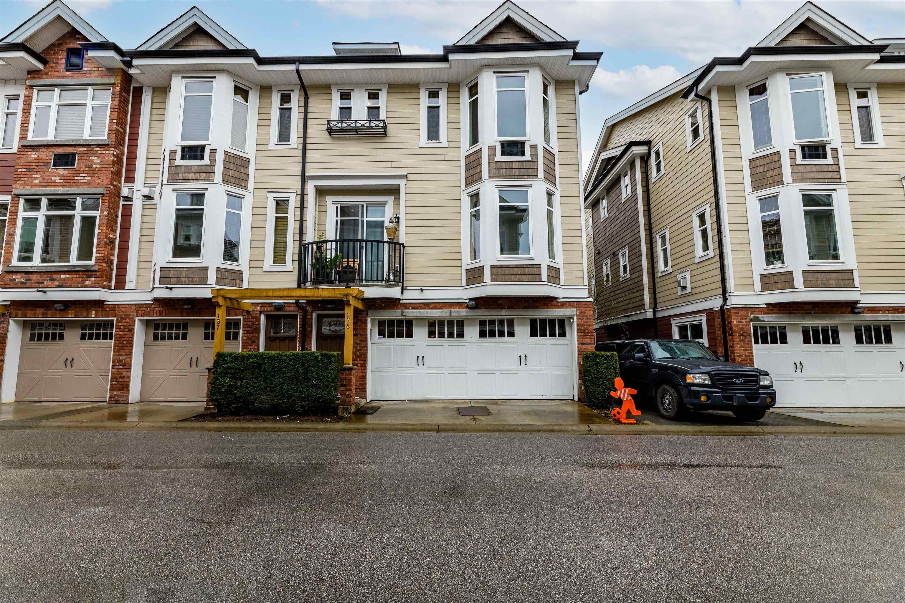 Main Photo: 136 20738 84 Avenue in Langley: Willoughby Heights Townhouse for sale in "Yorkson Creek" : MLS®# R2767597