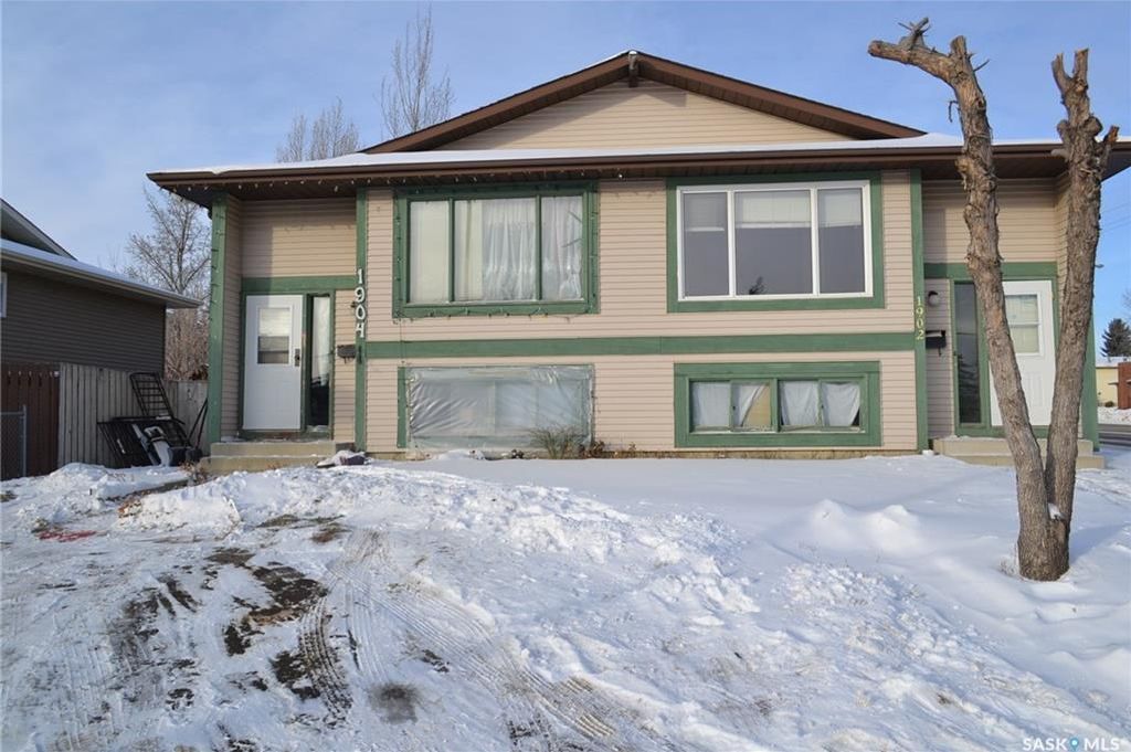 Main Photo: 1902 1904 Mckercher Drive in Saskatoon: Lakeview SA Residential for sale : MLS®# SK712048