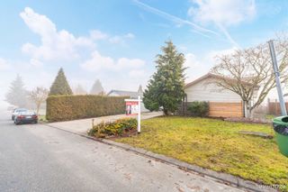 Photo 5: 3778 HARWOOD Crescent in Abbotsford: Central Abbotsford House for sale : MLS®# R2647271