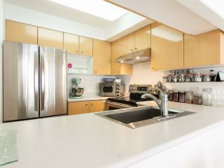 Photo 13: 308 988 W 21ST Avenue in Vancouver: Cambie Condo for sale (Vancouver West)  : MLS®# R2271761