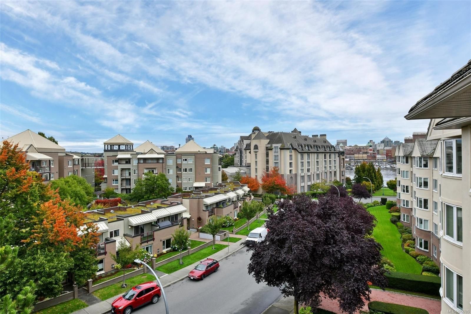 Main Photo: 516 50 Songhees Rd in Victoria: VW Songhees Condo for sale (Victoria West)  : MLS®# 892785