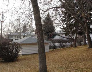 Photo 2: 1 HENDON Place NW in CALGARY: Highwood Residential Detached Single Family for sale (Calgary)  : MLS®# C3412761