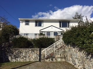 Photo 1: 527 MARINE Drive in Gibsons: Gibsons & Area House for sale in "Heritage hills Area" (Sunshine Coast)  : MLS®# R2142661