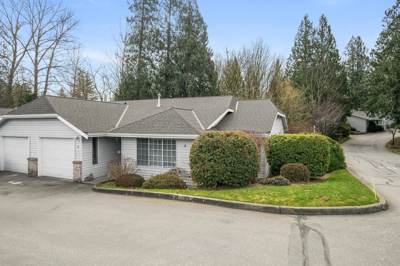 Main Photo: 4 33020 MACLURE Road in Abbotsford: Central Abbotsford Townhouse for sale in "Willband Creek Estates" : MLS®# R2719112