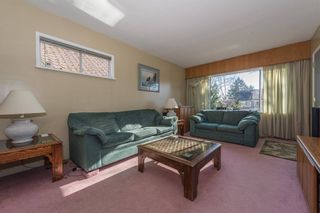 Photo 4: 2829 E PENDER Street in Vancouver: Renfrew VE House for sale (Vancouver East)  : MLS®# R2135221