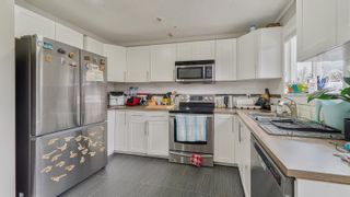 Photo 1: 2744 VALEMONT Crescent in Abbotsford: Abbotsford West House for sale in "WEST ABBOTSFORD" : MLS®# R2869452