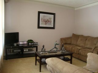 Photo 2: 451 MELBOURNE Avenue in WINNIPEG: East Kildonan Residential for sale (North East Winnipeg)  : MLS®# 1403957