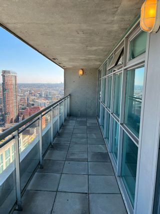 Photo 2: 3003 438 SEYMOUR Street in Vancouver: Downtown VW Condo for sale (Vancouver West)  : MLS®# R2865179