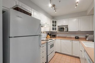 Photo 12: 209 789 W 16TH Avenue in Vancouver: Fairview VW Condo for sale in "SIXTEEN WILLOWS" (Vancouver West)  : MLS®# R2142582
