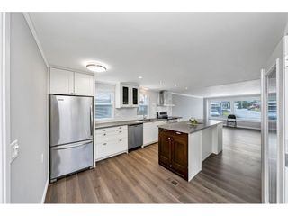 Photo 2: 144 1840 160 Street in Surrey: King George Corridor Manufactured Home for sale in "BREAKAWAY BAYS" (South Surrey White Rock)  : MLS®# R2642766