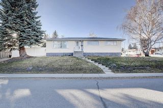 Photo 1: 2019 38 Street SW in Calgary: Glendale Detached for sale : MLS®# C4214802