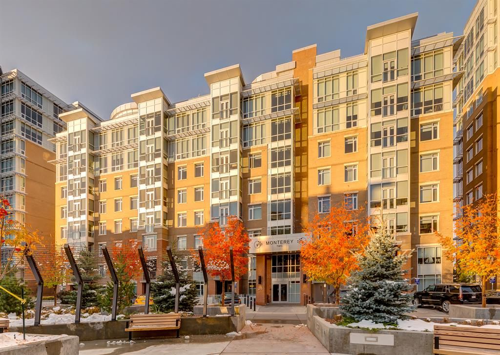 Main Photo: 511 24 Varsity Estates Circle NW in Calgary: Varsity Apartment for sale : MLS®# A2007878