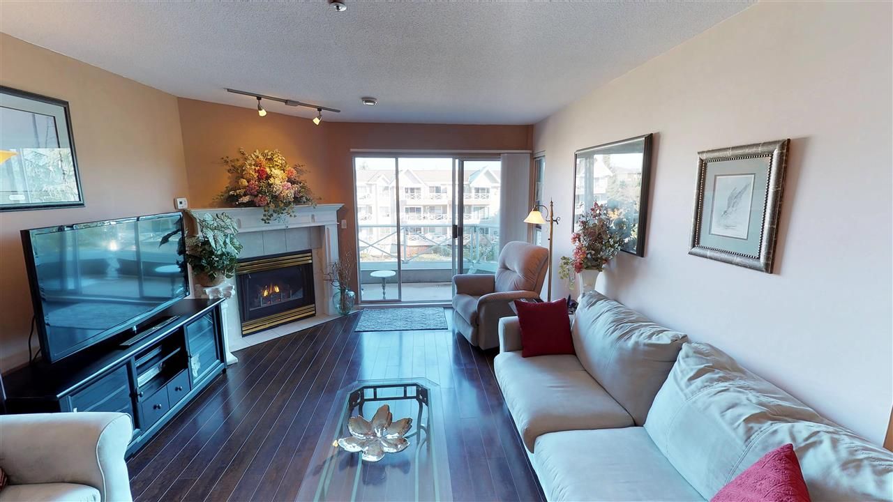 Photo 2: Photos: 303 5556 201A Street in Langley: Langley City Condo for sale in "Michaud Gardens" : MLS®# R2242494