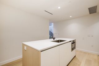 Photo 6: 401 1365 DAVIE Street in Vancouver: West End VW Condo for sale in "Mirabel" (Vancouver West)  : MLS®# R2702021