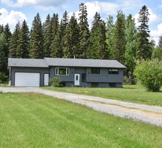 Main Photo: 3234 HAYMAN Crescent in Quesnel: Rural South Kersley House for sale in "YENDRAYS SUB" : MLS®# R2674307