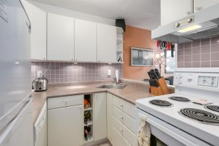 Photo 4: 904 1146 HARWOOD Street in Vancouver: West End VW Condo for sale in "Lamplighter" (Vancouver West)  : MLS®# R2258222